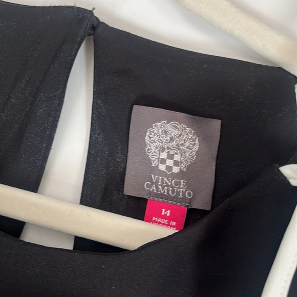 Vince Camuto sleeveless open back crepe drama ruffle black gown size 14 - Picture 6 of 10